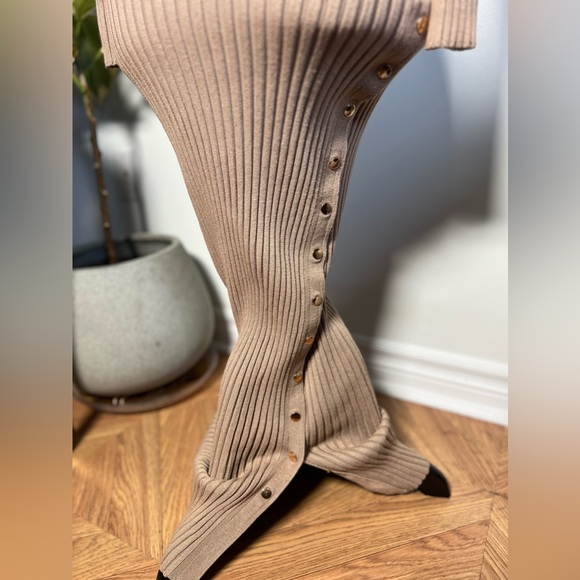 Room Service, Long Ribbed Buttoned Dress with Sleeves, Tan/Brown/Rose Gold, Med - Picture 5 of 10